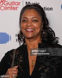 Alison Grant's Instagram, Twitter & Facebook