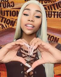 FKA Twigs sounds a lot like Mandalay to me.