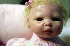 'Reborn' dolls give life to an art form