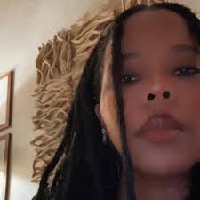 Lynnette Carr-Hicks (@lcarrhicks)