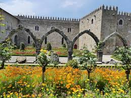 Os Jardins De Santa Barbara Em Braga Roteiro De Viagem Portugal Imagens De Lisboa Morar Em Portugal