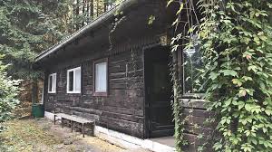 Geheimnisvolle, bis zu 60 meter tiefe seen, buchenwälder, deren baumkronen schon seit mehr als drei jahrhunderten in den himmel ragen, kleine dörfer mit uralten. Jagdhutte Ehemaliges Forsthaus In Malerischer Alleinlage Bei Wokuhl Dabelow Puschel Immobilien Ohg Haus Kaufen Oder Verkaufen