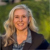 Anna Schlueter's Instagram, Twitter & Facebook