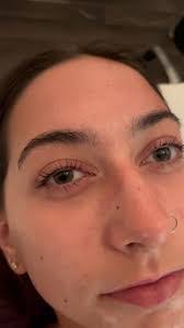 Anna Dinsmore's Instagram, Twitter & Facebook