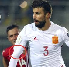 He started to his professional football career. Shakira Aktuelle News Nachrichten Zur Sangerin Welt