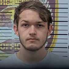 Benton man indicted