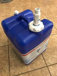 Entdecken sie unsere tanks aus stabilem kunststoff zur speicherung ihres wassers. Using Aquatainer To Fill Or Disinfect Rv Fresh Water Tanks The Wordy Explorers