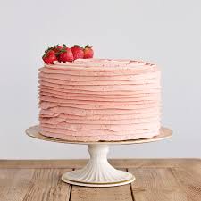 The best recipe to easily design a strawberry cake for a birthday. Strawberries And Cream Cake Cake By Courtney