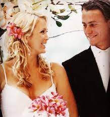 Lleyton and bec hewitt walking to the lavazza marquee on derby day in melbourne at flemington racecourse. Bec Hewitt S Wedding Poem To Lleyton Was Iconic And We Need To Talk About It