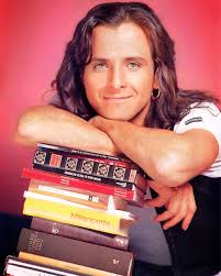 ⚡️JAMÁS en la historia de la televisión italiana un mexicano había causado  tal locura… ¡Hasta 1993! 🔥😱 En 1994, Eduardo Palomo llegó a Italia y lo  que sucedió fue digno de película…