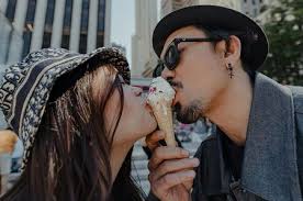 Denny Sumargo di New York: Joget di Times Square & Beraksi ala Joker