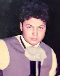 En 1987 una joven reportera quiso hacerle entrevista a Pepe Aguilar el se  comporto muy descortés con ella, dicen que era muy sangron desde joven.  #PepeAguilar #AntonioAguilar #pepeyonce #pepeaguilarfans