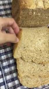 Resepi roti bun ini boleh dianggap sebagai salah satu resepi roti guna tepung gandum yang kalau sebelum ni asyik buat resepi roti jala, resepi roti john dan resepi roti puri, kali ni berubah sikit. Resepi Roti Wholemeal Gebu Yang Mudah Guna Breadmaker Roti Roti Bread Bread Maker