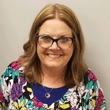 Sarah Holsapple's Instagram, Twitter & Facebook