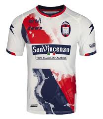 Game played at 20 oct 2018. Maglie Crotone 2020 2021 Il Ritorno In Serie A Con Zeus