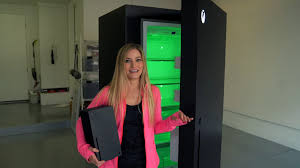 Back in april 2021, in response to its victory in a twitter poll for the #bestoftweets brand bracket, xbox marketing boss aaron greenberg promised to make the xbox. Xbox Series X Kuhlschrank Wird Zur Realitat Und Snoop Dog Hat Ihn Auch