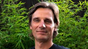 YFM supports fast-growing disruptive global video agency Wooshii