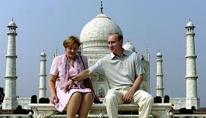 Pour réussir en politique, que l'on soit un homme ou une femme, il faut avoir une capacité à convaincre tout le monde convaincre c'est séduire les gens. Vladimir Putin Wife Split Up Asean En Tempo Co Tempo Co