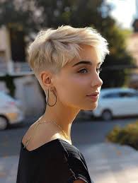 Kristin Vail (kvcarawan)