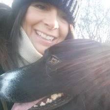 Yvonne Crew (@vonniecrew)