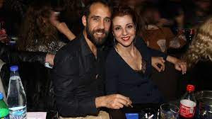 Γενέθλια για την ματίνα νικολάου: Matina Nikolaoy O Rolos Ths Banias Kai H Sxesh Ths Znews