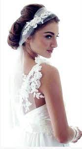 How to wear a veil.if you're on the fence between veil or no veil, these beautiful wedding hairstyles with veils make a strong case for wearing one (and might we add that being a bride is pretty much the only opportunity you'll have in life to wear something so dramatic!). 4 Romantic Wedding Hairstyles With Veils Pretty Designs