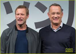 March 15, 2019 nombre de pages: Tom Hanks Aaron Eckhart Promote Sully In Japan Photo 3762735 Aaron Eckhart Tom Hanks Pictures Just Jared