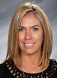 NSES' Carr receives Golden Apple award