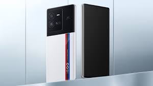 Vivo iQOO 10 Pro: Mit 200 Watt in 10 ...