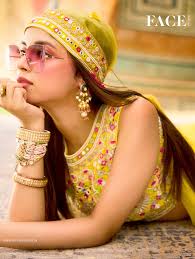 💛🌻🪞 Produced by: @facemag.in Chairperson: @harshithundet Creative  Director: @farrahkader Photographer: @tejasnerurkarr Fashion Styling:  @sameerkatariya92 Fashion Coordination: @iampriyankasethi Saree Draping:  @sam_shaikh_167 Makeup & Hair ...