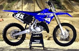 4 strokes and then wager an absolute opinion about what bike is better. Watch 2016 Yamaha Yz125 Two Stroke Shaken Not Stirred Dirtbike Rider