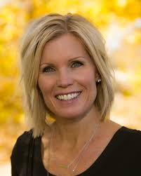 Amy Fife's Instagram, Twitter & Facebook