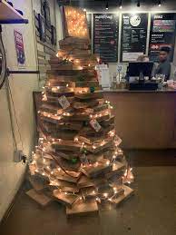 View our range of christmas trees online. This Pizza Box Christmas Tree At A Local Pizza Shop Mildlyinteresting