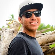 How to contact Kylie Smith and Diana Latreille in Costalegre?