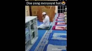 Jauhkanlah kami dari segala penyakit hati, jauhkanlah kami dari cinta dunia dan takut mati. Doa Selepas Solat Yang Menyentuh Hati Youtube