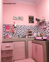 Ide menarik untuk mencerahkan area dapur anda adalah dengan mengombinasikan dua corak warna yang terletak di antara warna merah dan ungu, seperti halnya burning sky dan african glow dari koleksi colour of the year 2021 milik dulux. Inspirasi Dapur Mungil Dan Cat Yang Pas Dan Tepat Helloshabby Com Interior And Exterior Solutions