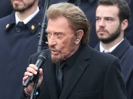 Le rockeur est décédé dans la nuit du mardi au mercredi 6 décembre 2017, à l'âge de 74 ans. Johnny Hallyday Obsede Par La Fin De Son Album Avant Sa Mort Pureactu Com