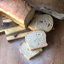 Scopri la cucina casalinga con la ricetta per pane in cassetta! Pane In Cassetta Con Pasta Madre Ideale Per Toast La Luna Sul Cucchiaio