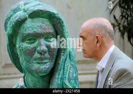 Venezia, Italia. 18th Apr, 2024. The sculptor George Petrides with his  works, in the courtyard of