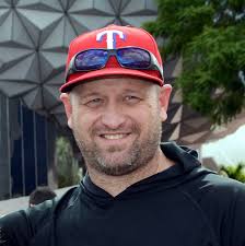 Danny Scoggins's Instagram, Twitter & Facebook