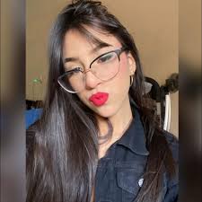 Vendo Uniforme de Niña talla 6 -7 años Pantalón de niño talla 5 Años Tenis  Originales 18 1/2