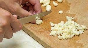 How To Make Garlic Infused Olive Oil Vinegar At Home Food Hacks Wonderhowto