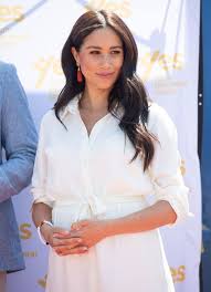 Is meghan markle spending $54,000 a year to keep up her hair? Meghan Markle News Intensive Regime Behind Her Hair Revealed Express Co Uk