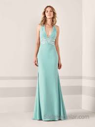 Pronovias 2020 Abiye Elbise Modelleri Su Yesili Uzun Kalin Askili V Yakali Bel Kismi Tas Islemeli Kiyafet Kombinleri Balo Elbiseleri Elbise Modelleri The Dress