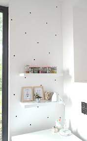 les stickers pois noirs special rentree pour une deco scandinave so chic c decoration chambre enfant chambre enfant scandinave papier peint chambre enfant