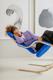 Cheslong, chaiselongue, chaislón… no importa ni cómo lo llames ni cómo se escriba, porque un sofá con chaise longue es una apuesta segura en comodidad y diseño para tu hogar. Gravity Balans Relax Into Complete Weightlessness Exudes Wellness And Relaxation For The Home Or Lounge Area Varier