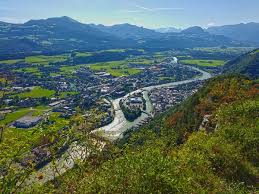 Die großtante des kindes versuchte, den bereits rollenden pkw aufzuhalten und wurde. Die Besten News Aus Hallein Salzburg24