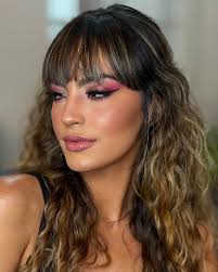 Amanda Zanelli's Instagram, Twitter & Facebook