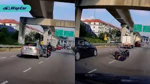 Knight auto sdn bhd address: Newton S Third Law In Action Motorcyclist Injures Himself In Road Rage Attempt Wapcar