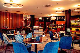 Xxx Lutz Eroffnet Restaurant Ganz Ohne Mobelhaus Essen Trinken Derstandard De Lifestyle